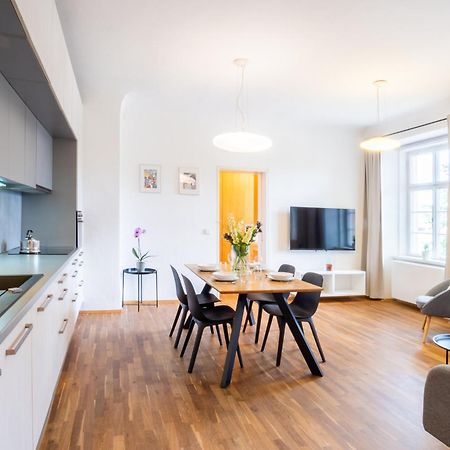 River View Apartment Prag Exteriör bild
